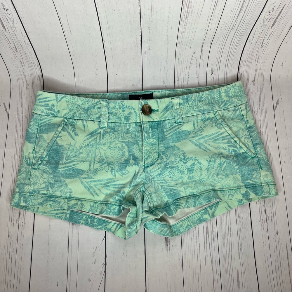 American Eagle Outfitters Green Floral Women Shorts